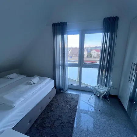 Mit Grosser Terasse Niestetal