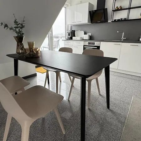 Mit Grosser Terasse *